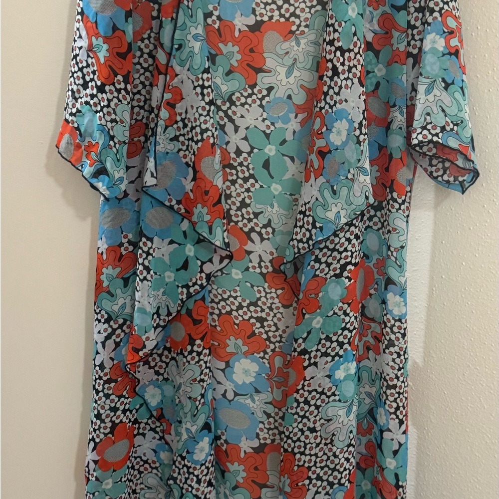 LuLaRoe Bold Floral Top in Coral, Aqua, Black & White